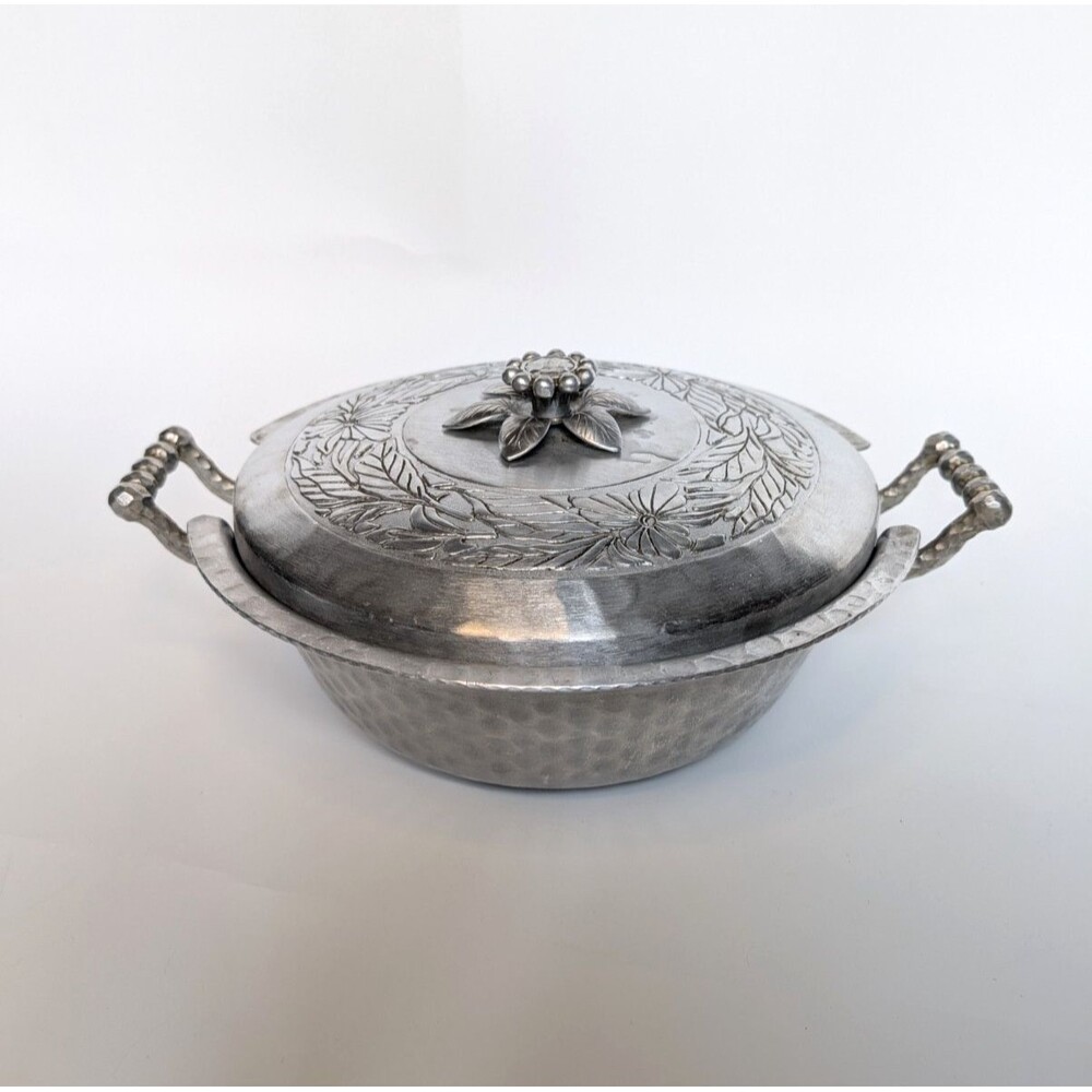 Vintage MCM Everlast Hammered Forged Aluminum 9" Casserole Dish With Lid